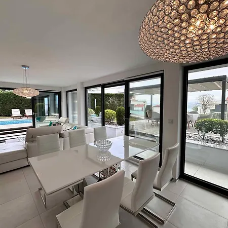 דירה With Pool In Malinska-insel Krk 55189