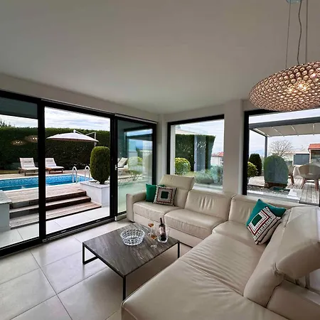 דירה With Pool In Malinska-insel Krk 55189