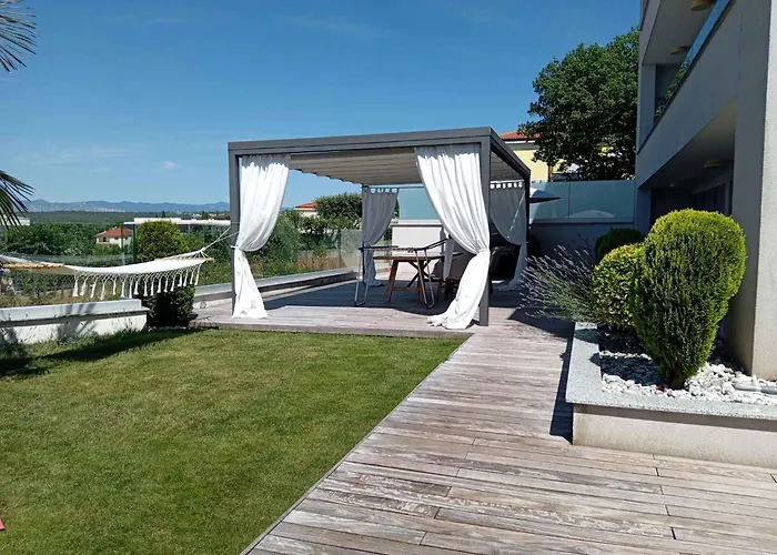 شقة With Pool In Malinska-insel Krk 55189